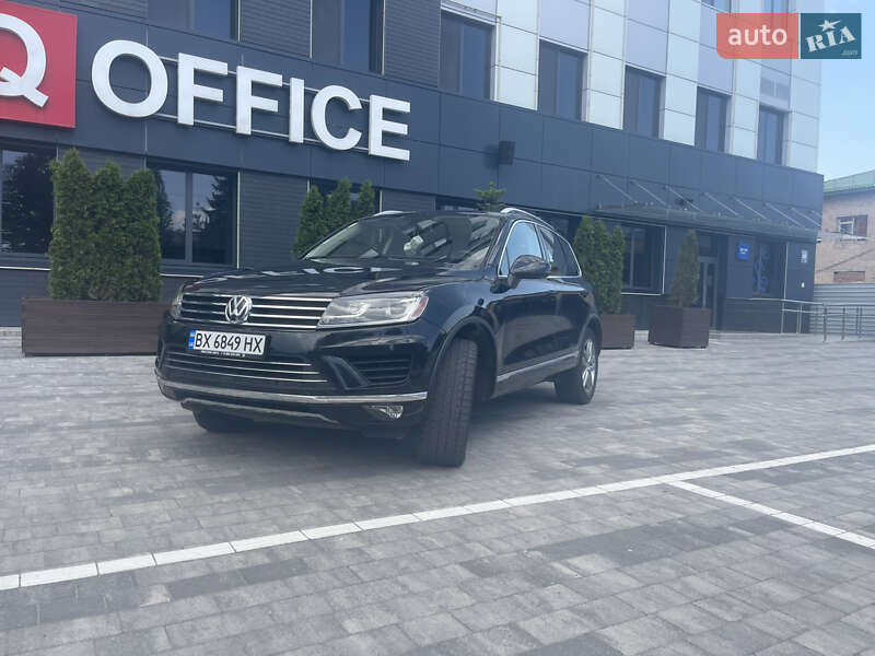Внедорожник / Кроссовер Volkswagen Touareg 2014 в 