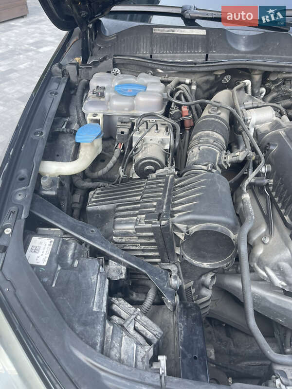 Внедорожник / Кроссовер Volkswagen Touareg 2014 в Городке
