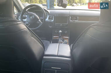 Внедорожник / Кроссовер Volkswagen Touareg 2014 в 