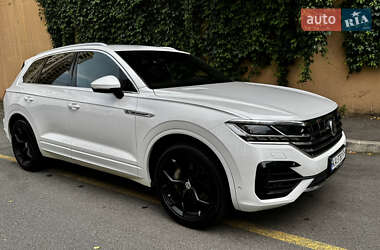 Позашляховик / Кросовер Volkswagen Touareg 2018 в Києві
