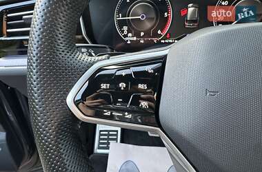 Внедорожник / Кроссовер Volkswagen Touareg 2020 в 