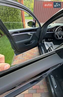 Внедорожник / Кроссовер Volkswagen Touareg 2020 в 