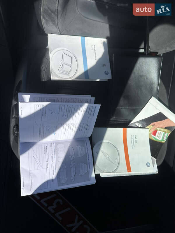 Внедорожник / Кроссовер Volkswagen Touareg 2012 в Луцке