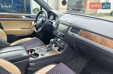 Внедорожник / Кроссовер Volkswagen Touareg 2017 в 