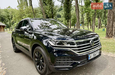 Позашляховик / Кросовер Volkswagen Touareg 2020 в 