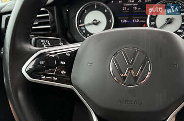 Позашляховик / Кросовер Volkswagen Touareg 2020 в 