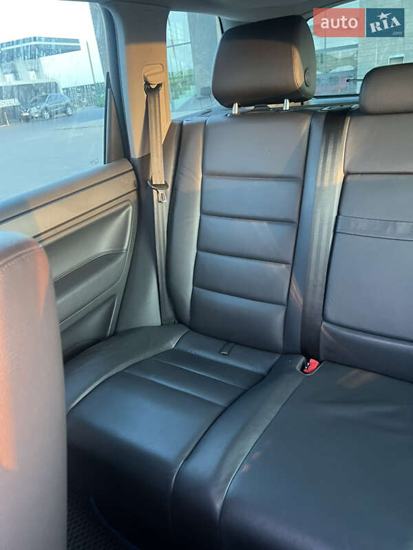 Внедорожник / Кроссовер Volkswagen Touareg 2008 в Голованевске