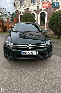 Позашляховик / Кросовер Volkswagen Touareg 2012 в Одесі