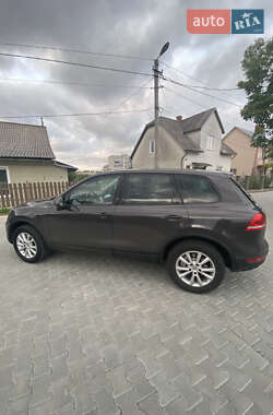 Внедорожник / Кроссовер Volkswagen Touareg 2012 в 