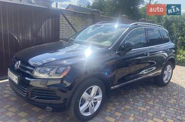 Внедорожник / Кроссовер Volkswagen Touareg 2014 в Киеве