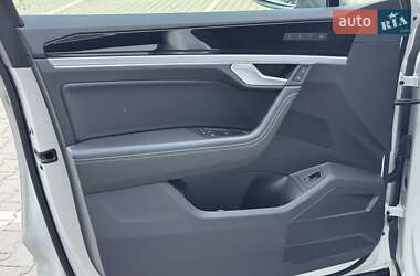 Позашляховик / Кросовер Volkswagen Touareg 2018 в 