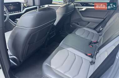 Позашляховик / Кросовер Volkswagen Touareg 2018 в 