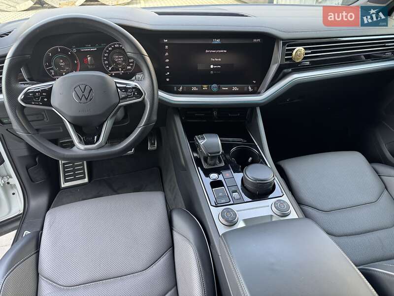 Внедорожник / Кроссовер Volkswagen Touareg 2018 в Черновцах