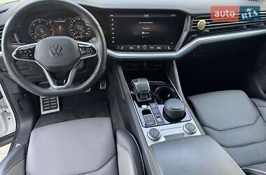 Позашляховик / Кросовер Volkswagen Touareg 2018 в 