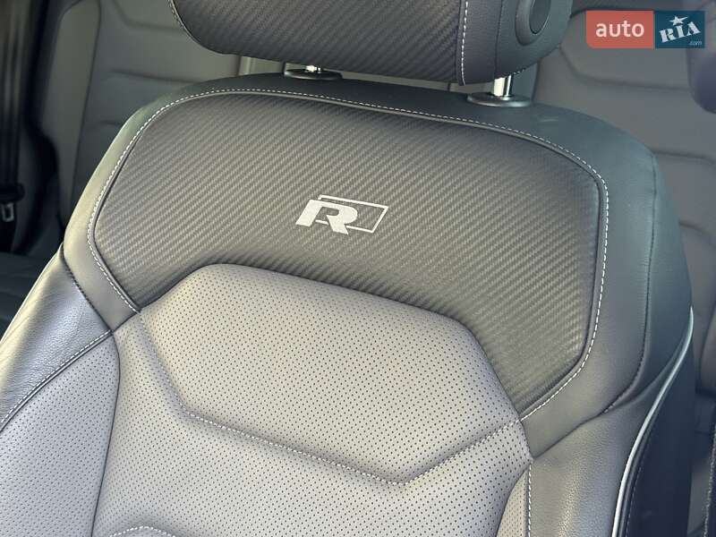 Внедорожник / Кроссовер Volkswagen Touareg 2018 в Черновцах