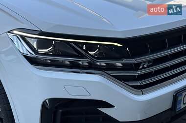 Позашляховик / Кросовер Volkswagen Touareg 2018 в 