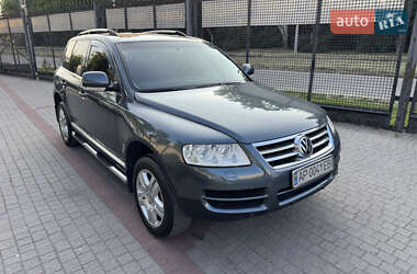 Внедорожник / Кроссовер Volkswagen Touareg 2004 в 