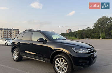 Внедорожник / Кроссовер Volkswagen Touareg 2012 в Киеве