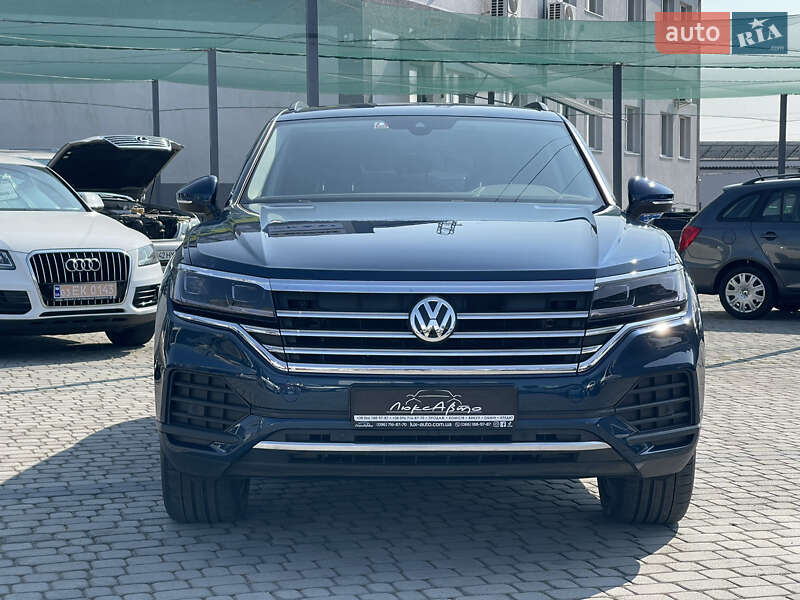 Позашляховик / Кросовер Volkswagen Touareg 2018 в Мукачевому