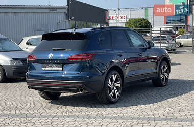 Внедорожник / Кроссовер Volkswagen Touareg 2018 в 