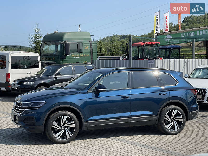 Позашляховик / Кросовер Volkswagen Touareg 2018 в Мукачевому