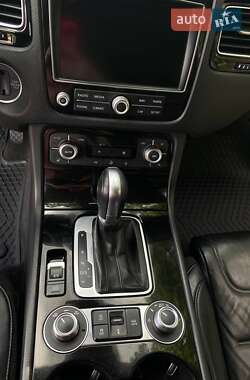 Внедорожник / Кроссовер Volkswagen Touareg 2016 в 
