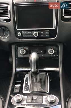 Внедорожник / Кроссовер Volkswagen Touareg 2016 в 