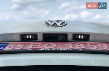Внедорожник / Кроссовер Volkswagen Touareg 2016 в 