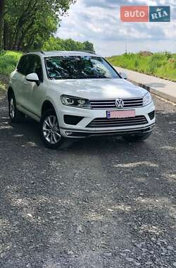 Внедорожник / Кроссовер Volkswagen Touareg 2016 в 