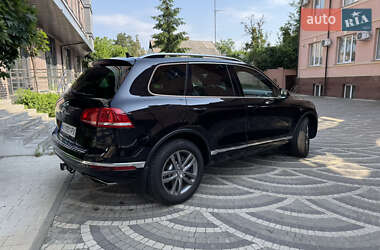 Внедорожник / Кроссовер Volkswagen Touareg 2015 в 