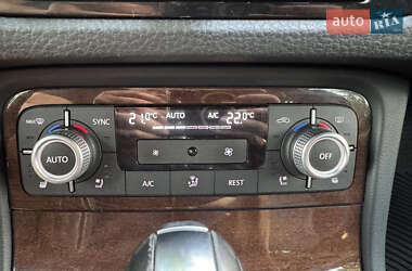 Внедорожник / Кроссовер Volkswagen Touareg 2015 в 