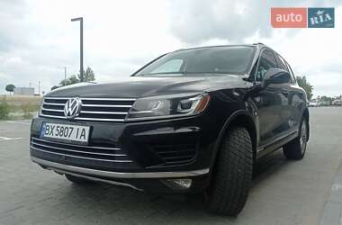 Внедорожник / Кроссовер Volkswagen Touareg 2014 в Черкассах