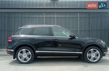 Внедорожник / Кроссовер Volkswagen Touareg 2014 в 