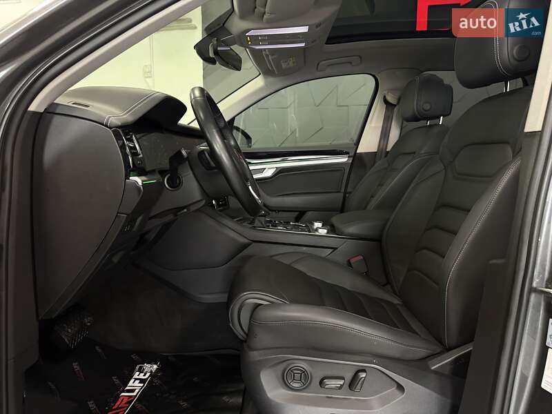 Позашляховик / Кросовер Volkswagen Touareg 2019 в Тернополі