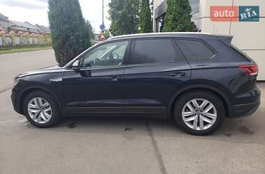 Внедорожник / Кроссовер Volkswagen Touareg 2020 в 