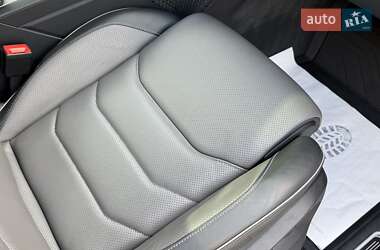 Позашляховик / Кросовер Volkswagen Touareg 2022 в 
