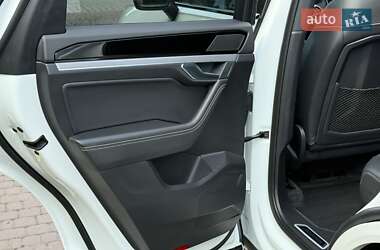 Позашляховик / Кросовер Volkswagen Touareg 2022 в 