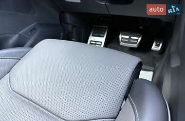 Позашляховик / Кросовер Volkswagen Touareg 2022 в 
