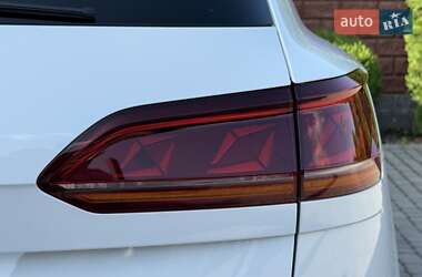Позашляховик / Кросовер Volkswagen Touareg 2022 в 