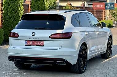 Позашляховик / Кросовер Volkswagen Touareg 2022 в 