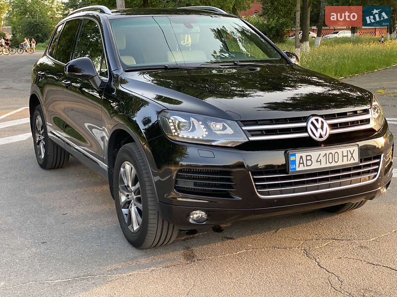 Внедорожник / Кроссовер Volkswagen Touareg 2013 в Виннице