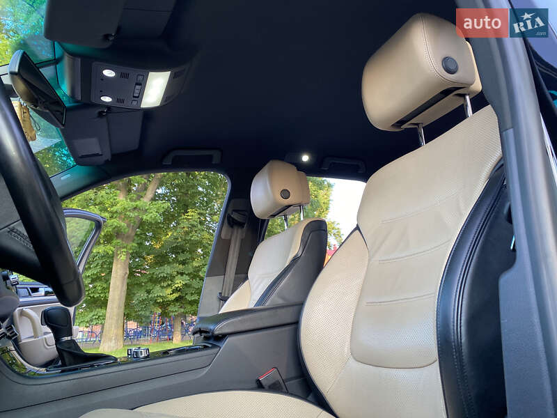 Внедорожник / Кроссовер Volkswagen Touareg 2013 в Виннице