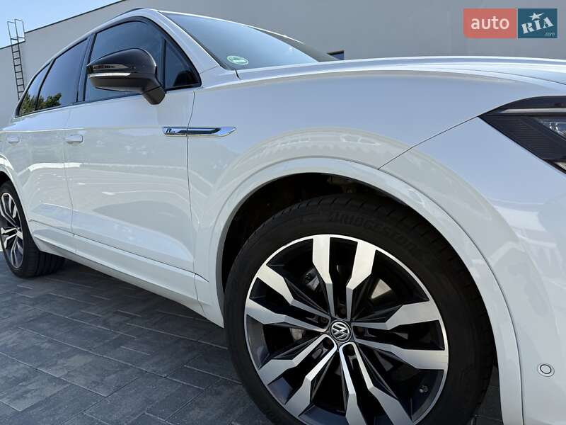 Внедорожник / Кроссовер Volkswagen Touareg 2019 в Луцке