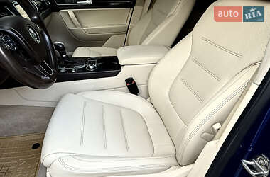 Внедорожник / Кроссовер Volkswagen Touareg 2016 в 