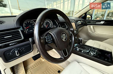 Внедорожник / Кроссовер Volkswagen Touareg 2016 в 