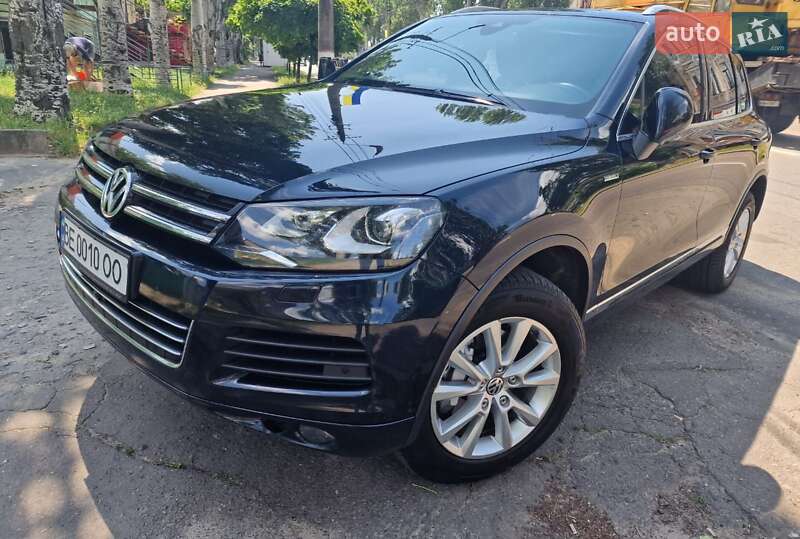 Внедорожник / Кроссовер Volkswagen Touareg 2014 в Николаеве