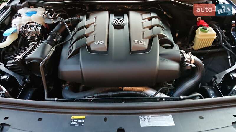 Внедорожник / Кроссовер Volkswagen Touareg 2014 в Николаеве