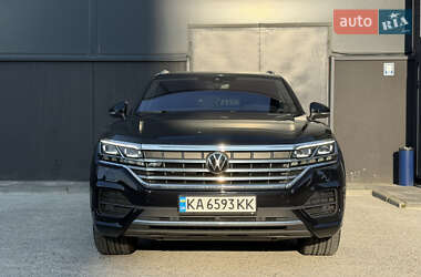 Внедорожник / Кроссовер Volkswagen Touareg 2020 в Киеве