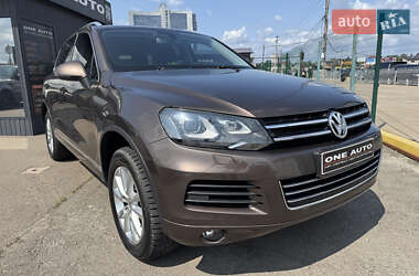 Внедорожник / Кроссовер Volkswagen Touareg 2012 в 