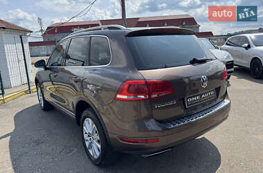 Внедорожник / Кроссовер Volkswagen Touareg 2012 в 